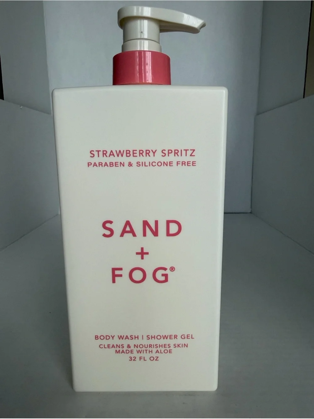 Sand + Fog Strawberries & Cream Body Wash shower Gel NWOT